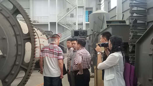 大型煤泥烘干機制造加工現場